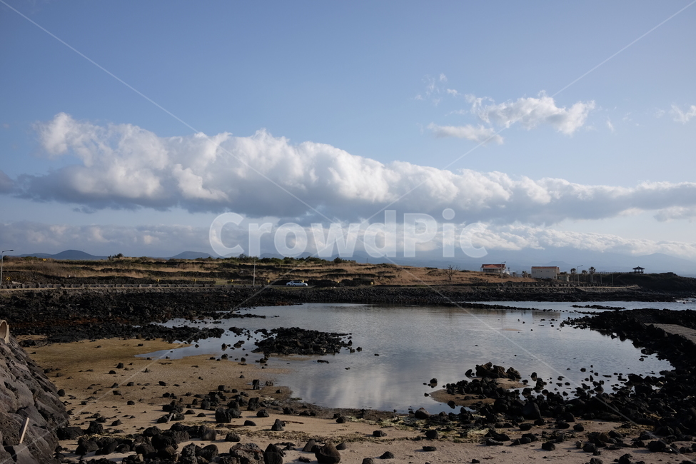바다,하늘,구름,자연,풍경,제주도,해안,바위,돌,맑음,쾌청,자연,풍경,nature,landscape,한국자연풍경,한국자연경관,korea nature landscape,제주도,jeju,jeju island,outdoors,옥외,land,땅,water,물