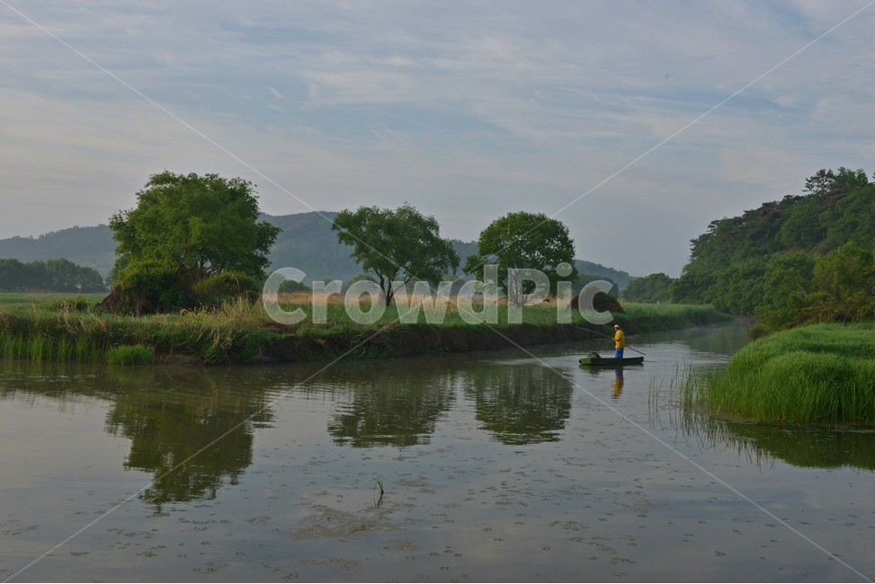 경남,창녕,우포늪,우포늘어부,어부,뱃사공,transportation,교통,안개,사공,날씨,노인,rowboat,노젓는배,boat,보트,water,물,outdoors,옥외,person,사람,human,인간,fishing,어업