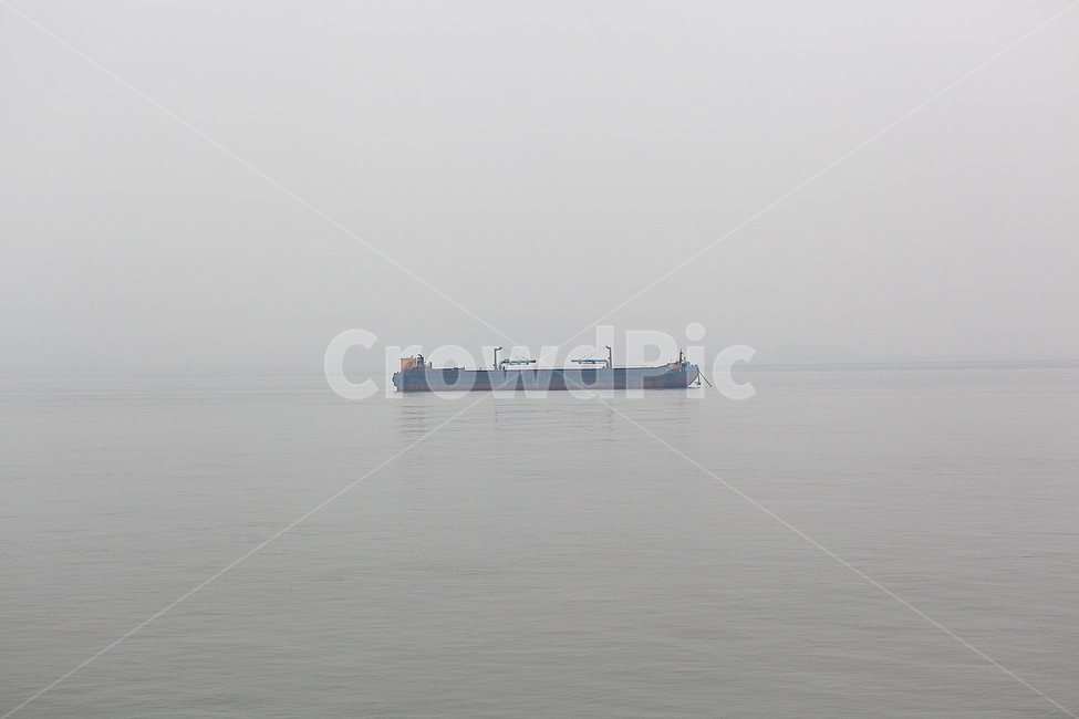배,선박,바다,자연,풍경,안개,흐림,선채,산업,해운업,산업,industry,industrial,어업,fishery,fishing industry