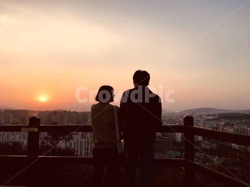 학산일몰,일몰데이트,대구학산,등산데이트,커플산책,일몰포토존,사람,인물,인간,human,person,연인,커플,사랑,lover,couple