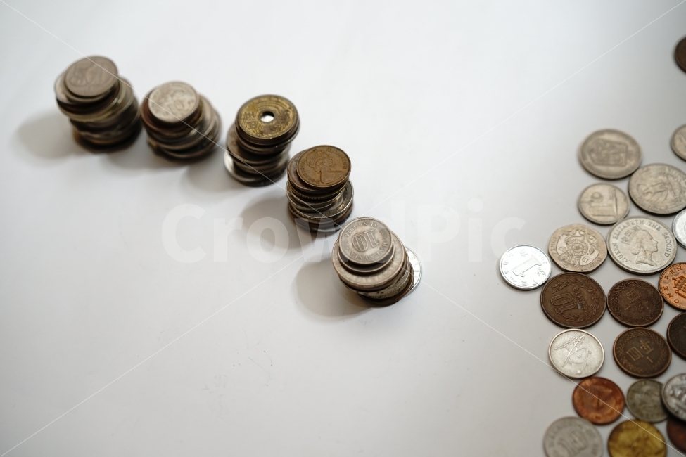 	동전,코인,외화,돈,머니,잔돈,돈뭉치,금융,외국돈,다양성,수집,금융,돈,finance,banking,money