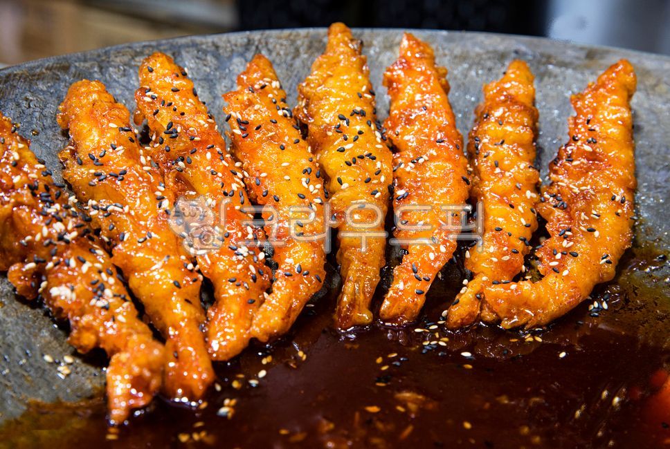 튀김,튀김요리,강정,새우튀김,새우강정,음식,간식,요리,국민간식,길거리음식,군것질,튀긴요리,맛있는,shrimp,shrimptempure,gangjeong,먹거리,식사,food,cooking,nationalsnack,streetfood,snack,delicious,friedfood,meal,음식,식재료,요리,food,cook,meal,dishes,food reserves