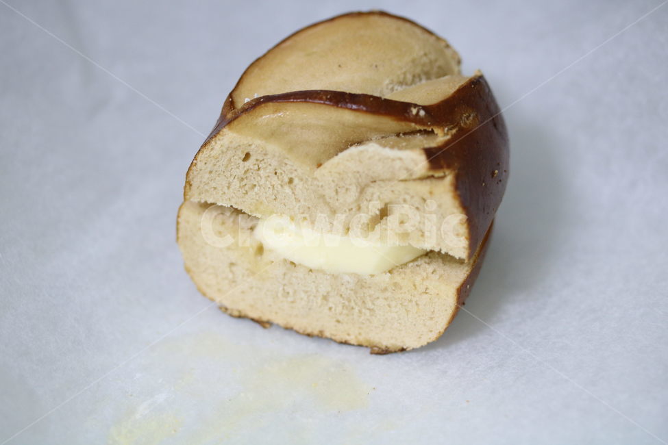 빵,디저트,음식,브렛첼,프레첼,버터,컬러,브라운,노란색,bread,dessert,color,yellow,brown,빵,bread