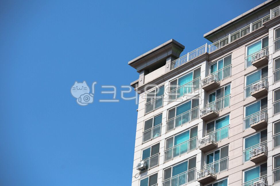 town,city,real estate,dwelling,construct,house,residential building,building,highrise,apartment complex,urban,collective housing,Architectural exterior,window,apartmentbuilding,high rise building,high rise,apartment