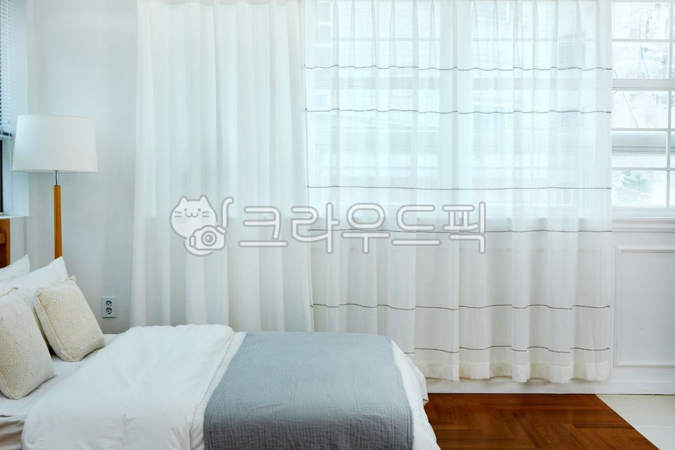 bed,studio,sunshine,woodenbed,inside,modern architecture,modernarchitecture,tree,It is comfortable,wooden bed,one room,light,comfortable,plant,interiordesign,indoor,curtain,rentalstudio,interior,bedding,pot,living room,Rental Studio,livingroom,indoors,flo