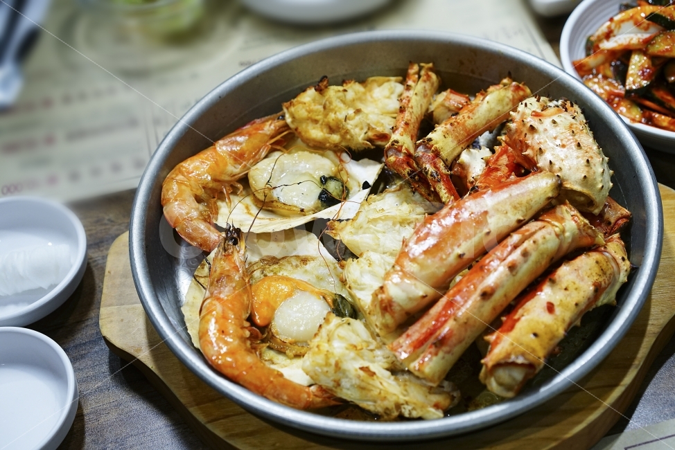 킹크랩,새우,크랩,가리비,대게,게,구이,오븐구이,버터,안주,먹거리,푸짐,저녁,환상,맛집,먹방,음식,식재료,요리,food,cook,meal,dishes,food reserves,수산물,해산물,fishery products,seafood