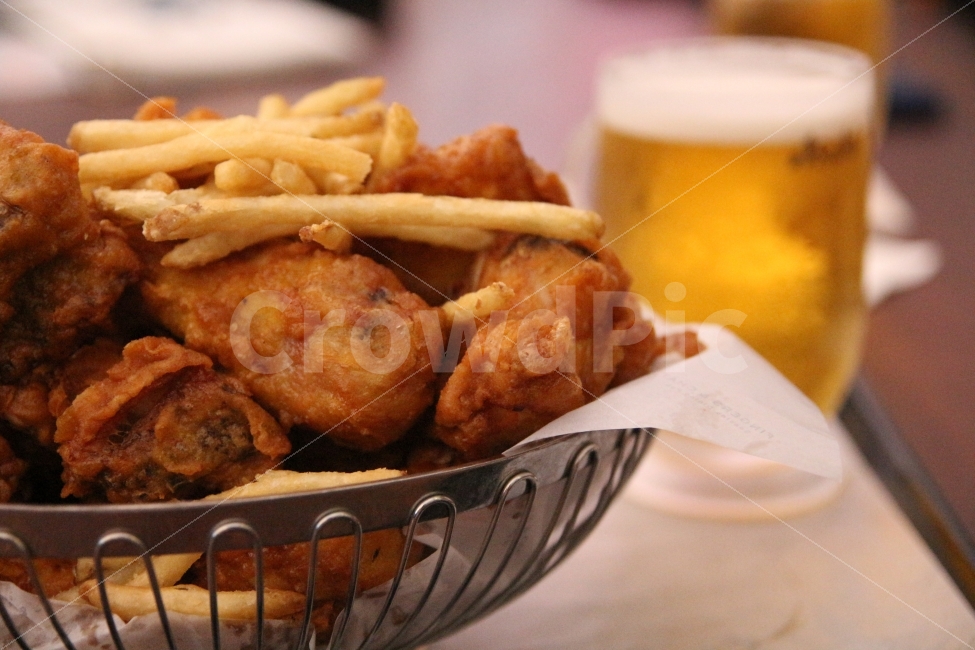 치킨,치맥,맥주,여유,튀김,닭,후리이드치킨,감자튀김,음식,음식,식재료,요리,food,cook,meal,dishes,food reserves,육류,고기,meat,술,주류,alcohol
