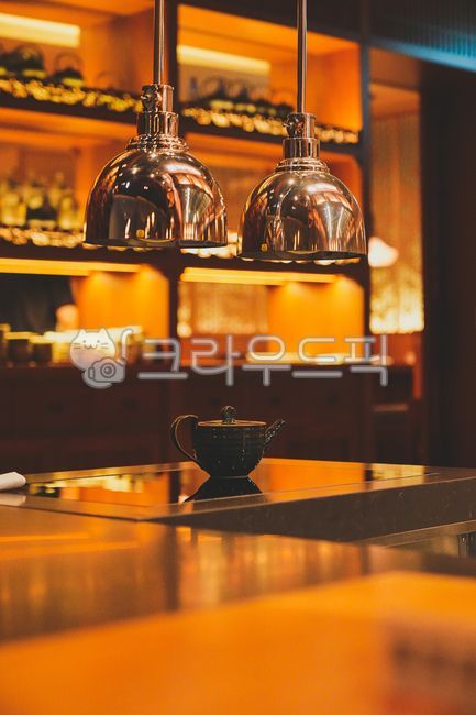 Warm sensibility,ceramic,tableware,color,Film feel,Orange,kettle,light,pin lighting,indoor interior,orange color,kitchen