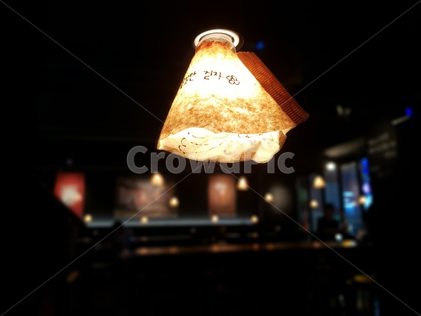 꽃길만걷자,전등,백열등,아늑함,감성사진