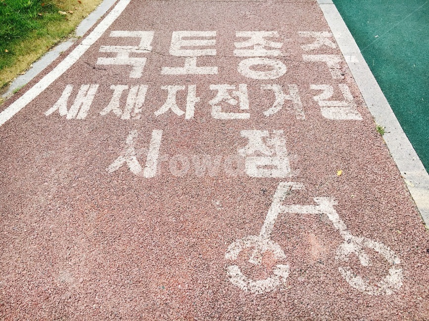 rug,깔개,asphalt,아스팔트,tarmac
