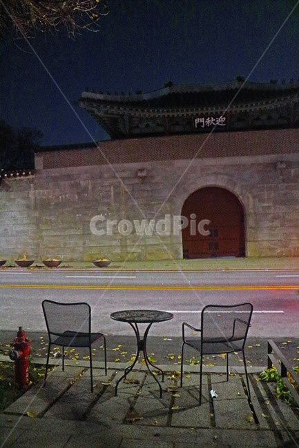 경복궁,서촌,야외,길,인테리어,도로,야경,은행잎,야경,밤,풍경,nightscape,night,landscape,한국전통,한국문화,korean traditional,korean culture,랜드마크,landmark,tourist attraction,한국랜드마크,한국관광지,한국명소,korea landmark,korea tourist attraction,chair,의자,furniture,가구