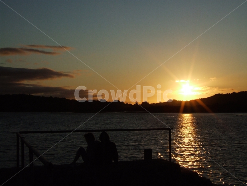 인물,사람,실루엣,silhouette,저녁,노을,태양,강가,해변가,호숫가,강,바다,호수,lake,lakeside,river,riverside,sea,beach,sunset,sun,people,person,shadow,그림자,하늘,구름,sky,cloud,빛,light,감성사진,커플,연인,lover,couple,배경화면,배경사진,풍경,배경,풍경사진,평화로운,분위기,차분한,차분함,평화로움,scene,ambience,atmosphere,calm,peaceful,tranquil,still,background,사람,인물,인간,human,person,인물실루엣,사람실루엣,character silhouette,human silhouette,휴식,힐링,rest,relaxation,healing,flare,플레어,sunlight,햇빛