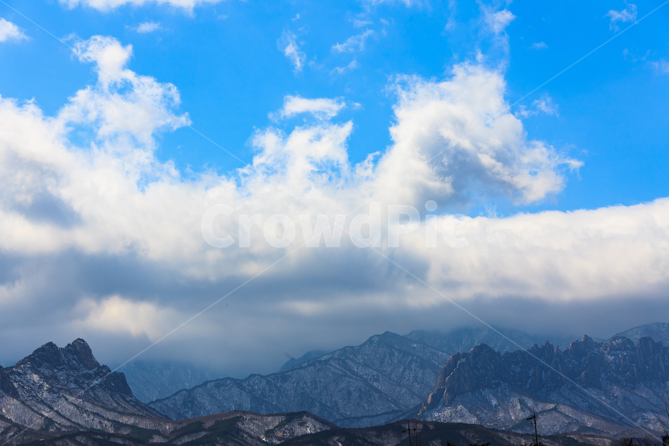 울산바위,속초,하늘,구름,산,겨울,계절,winter,season,자연,풍경,nature,landscape,한국자연풍경,한국자연경관,korea nature landscape,mountain range,산맥,mountain,outdoors,옥외,weather,날씨,sky,cumulus,적운,cloud