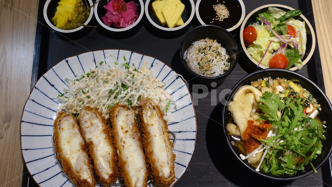 돈까스,우동,한정식,치즈돈까스,튀김,반찬,모짜렐라,음식,식사,FOOD,meal,dish