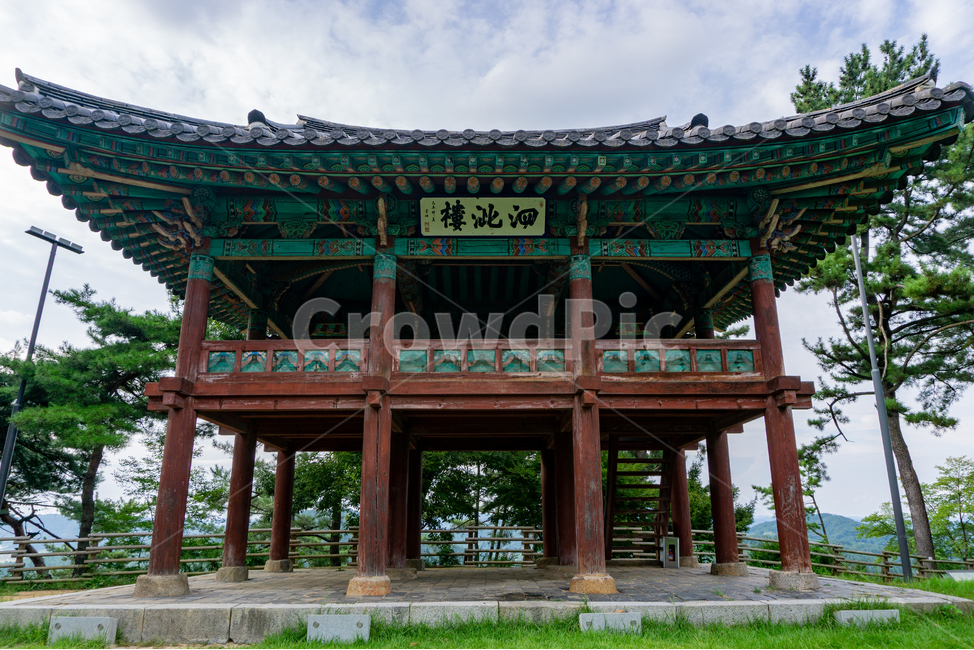 사자루,낙화암,백제,부여,공주,누각,전통건축,korea,architecture,building,temple,전통건물,신전,백마강,백제유적,유적지,유적,문화유산,유네스코,unesco,세계유산,전통,건축,건물,traditional,tradition,관북리,쌍북리,부소산,부소산성,산성,구드래,한국,여름,늦여름,답사,heritage,한국전통,한국문화,korean traditional,korean culture,건축물,건물외관,exterior,building,structure,architecture,construction