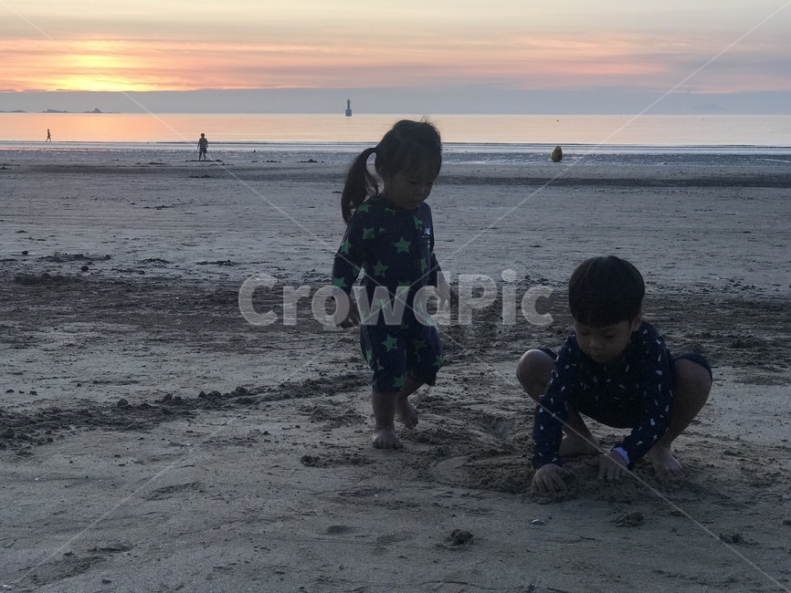 노을,바다,해변,아이들,남매,피서,두아이