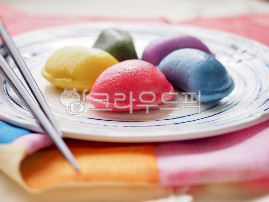 전통음식,한국전통음식,한국음식문화,전통문화,traditionalfood,koreantraditionalfood,koreanfoodculture,traditionalculture,송편,한국음식,식품,한식,한국문화,한국,배경,음식문화,웰빙,문화,아시아,아시아음식,접시,전통,설날,추석,음식,추석음식,설날음식,명절,명절음식,떡,koreanfood,korea,koreanculture,food,background,foodculture,wellbeing,culture,asia,asianfood,dish,tradition,ricecake,음식,식재료,요리,food,cook,meal,dishes,food reserves,색깔,색상,색채,색감,color sense,color sensitivity,feeling of color