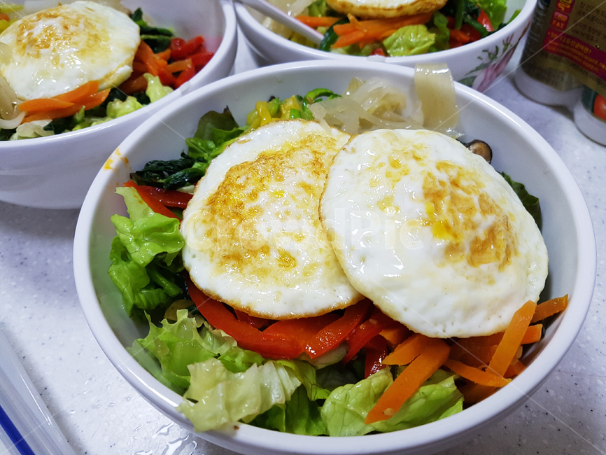 음식,식사,비빔밥,계란,상추,당근,밥,음식,식재료,요리,food,cook,meal,dishes,food reserves,한식,한국음식,한국요리,korean food,korean dishes,korean meal,korean cook