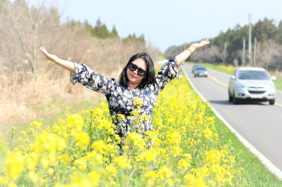 제주도,여성,인간,다문화여성,사랑,자연,유채꽃,사람,인물,인간,human,person,여성,여자,woman,female,lady