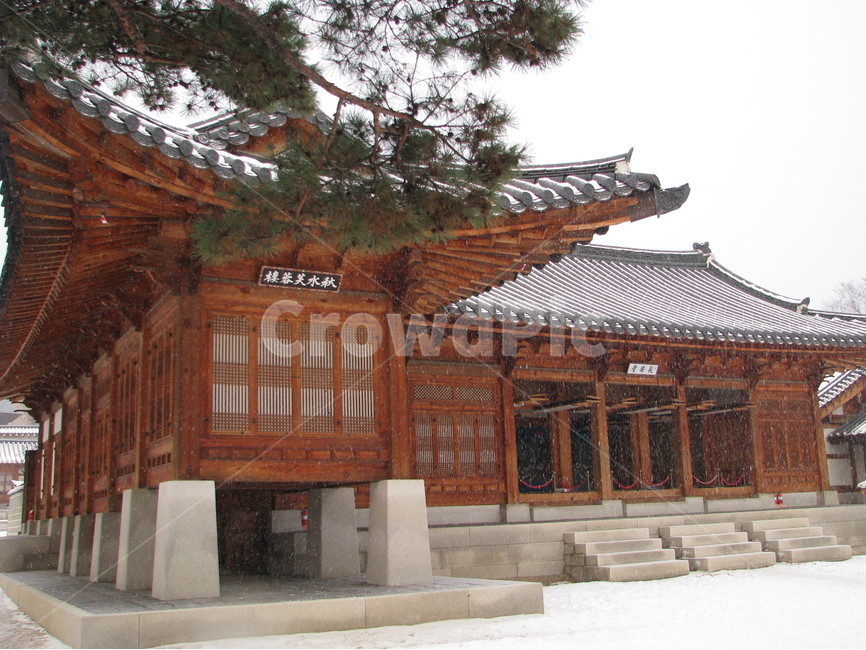궁궐,경복궁,건청궁,겨울,눈,한국,대한민국,겨울,계절,winter,season,한국전통,한국문화,korean traditional,korean culture,랜드마크,landmark,tourist attraction,한국랜드마크,한국관광지,한국명소,korea landmark,korea tourist attraction,건축물,건물외관,exterior,building,structure,architecture,construction