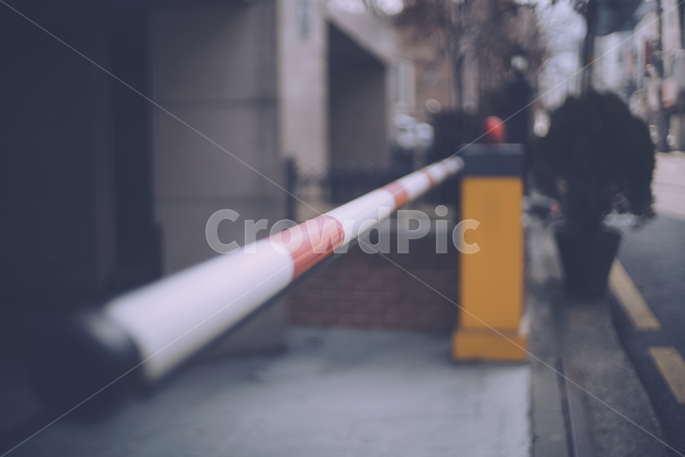 차단기,원근감,주차장,분위기,건물,교통,교통수단,traffic,transportation