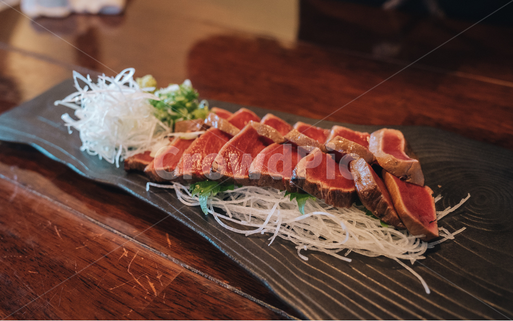 참치,참치타다끼,참치등살,이자카야,일식,food,맛집,음식,식재료,요리,food,cook,meal,dishes,food reserves,수산물,해산물,fishery products,seafood