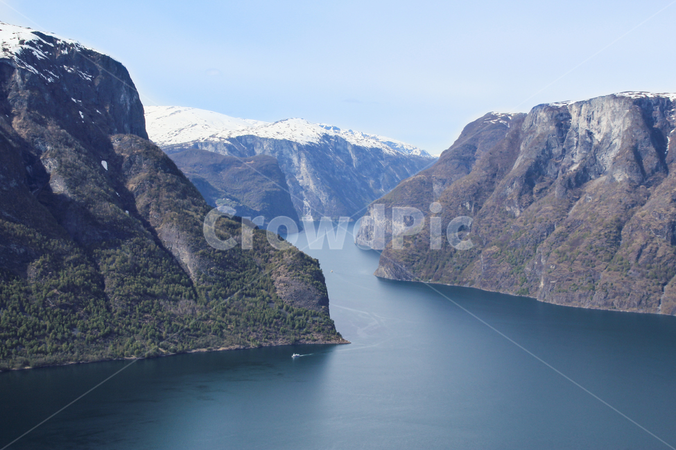 purity,magnificent,peaceful,scene,spring,Sognefjord,beautiful,superb view,fjord,mountain,scandinavia,sight,quiet,europe,Minister,picturesque,spare,Cliff,green,static,nature,everyone,riverside,mountain range,water,sharp,fiord,Panorama,Norway,glacier type,c