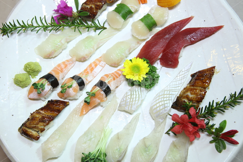 dish,요리,food,음식,meal,식사,초밥,다양한,생선,스시,새우,장어,참치
