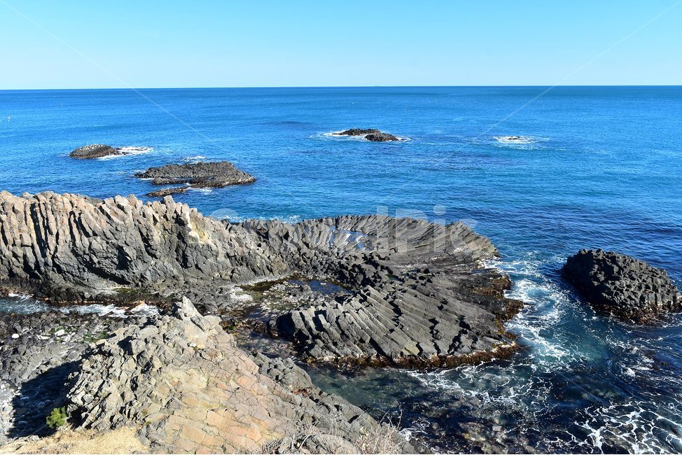 fanshaped columnar jointing,crowd,winter,Eupcheon Port,unexplored scenery,scenery,sea,healing,superb view,beautiful,view,Yangnam,observation tower,columnar jointing observatory,February,Korea,Haeparang Road,sky,nature,photo,Columnar joints,traveling,Gyeon