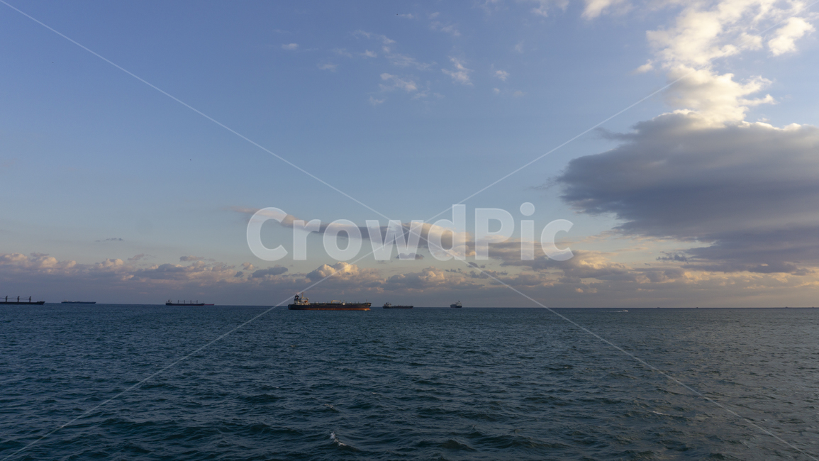 바다,구름,일몰,sunset,sea,clouds,blue,파랑,하늘색,하늘,선박,ship,자연,nature,햇빛,황혼,붉은하늘,새벽,나라