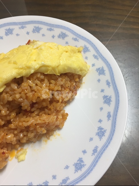 plate dish,fried rice,egg dishes,cooking,Kimchi Fried Rice