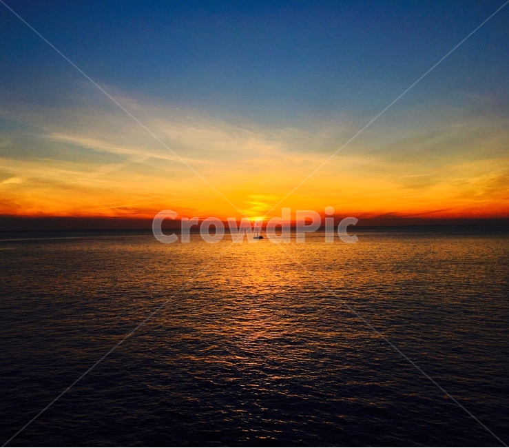 cascais,sunset,view,sea,portugal,포르투갈,카스카이스,선셋,뷰,바다,자연,풍경,nature,landscape,outdoors,옥외,sky,하늘,red sky,붉은 하늘,dusk,황혼,dawn,새벽,일몰,sunlight,햇빛