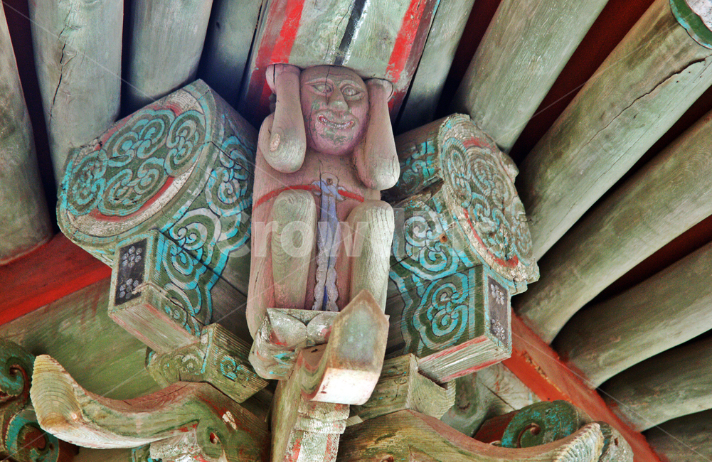 전등사,나부상,전설,목수,대웅보전,처마,벌,한국전통,한국문화,korean traditional,korean culture,건축물,건물외관,exterior,building,structure,architecture,construction