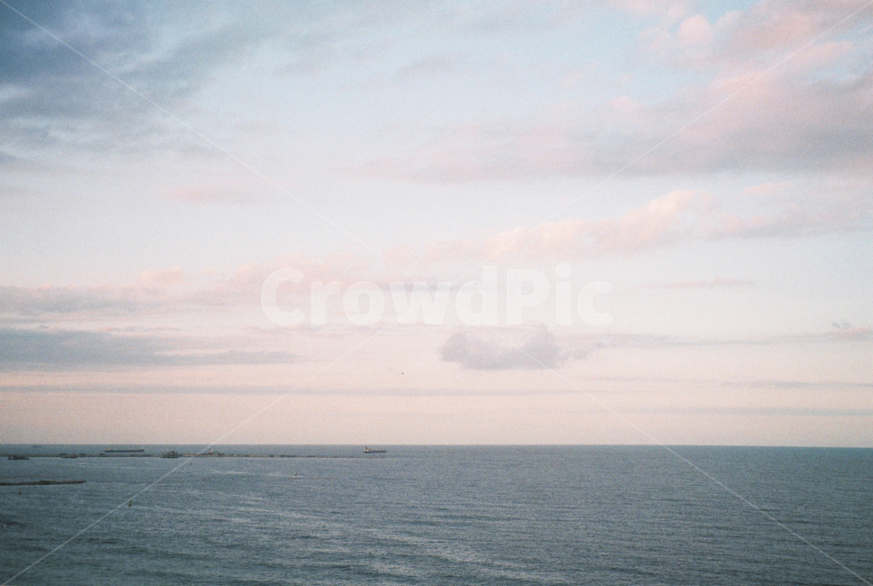 삼척,강원도,water,ocean,잔잔함,바다,pink,blue,수평선,하늘,새벽,아침,고요함,quiet,morning,sky,film,filmphotography,필름사진,필름,자연,nature,outdoors,retro