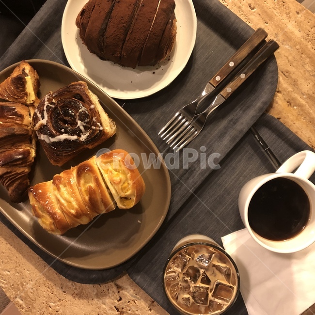빵,제빵,베이커리,커피,크로와상,브런치,카페,음식,식재료,요리,food,cook,meal,dishes,food reserves,빵,bread,디저트,간식,후식,dessert,snack,커피,카페,coffee,cafe