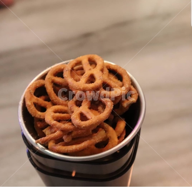 프레첼,과자,브레첼,프리즐,pretzel,간식,독일빵,따뜻한조명,귀여운빵,하트모양