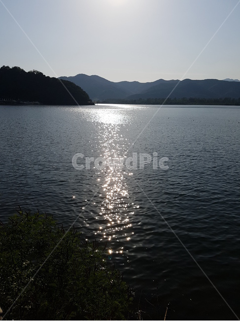 강,물결,강물,햇빛,하늘,풍경,자연,햇살,물,파도,산,river,sky,sun,sunshine,landscape,water,wave,춘천,자연,풍경,nature,landscape,outdoors,옥외
