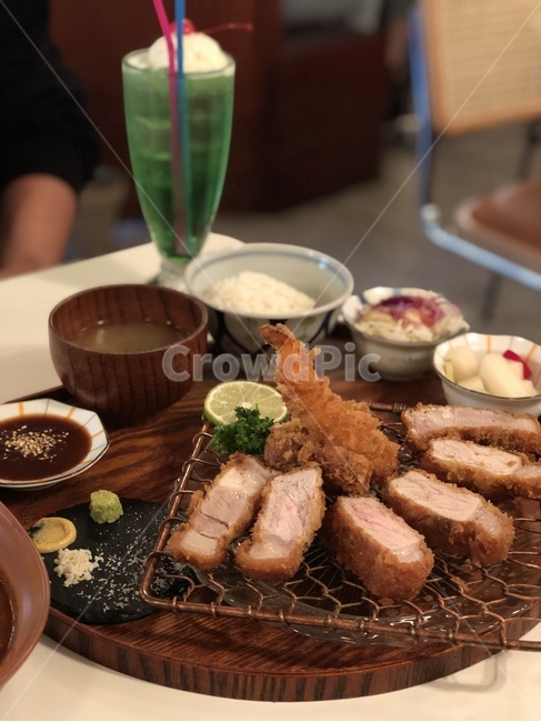 돈까스,일본음식,튀김요리,일본요리,일식,japanesefood,메론소다,튀김,돈가스,돈까쓰,음식,식재료,요리,food,cook,meal,dishes,food reserves,육류,고기,meat,일식,일본음식,일본요리,Japanese food,Japanese dishes,Japanese meal,Japanese cook