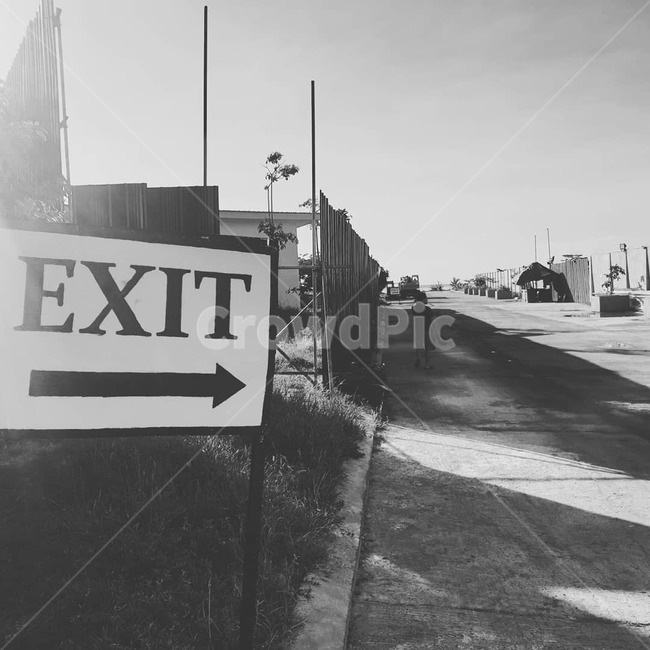 summer,여름,필리핀,세부,philippines,석양,새벽,휴양지,cebu,흑백,빈티지,vintage,감성,외국,표지판,exit,출구,road,도로,asphalt,아스팔트
