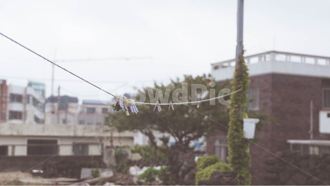 마당,비,쓸쓸한,장마,빨래집게,감성,sensible,feeling