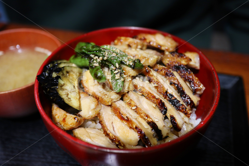 덮밥,음식,숯불구이,한그릇,플레이팅,음식,식재료,요리,food,cook,meal,dishes,food reserves,육류,고기,meat,일식,일본음식,일본요리,Japanese food,Japanese dishes,Japanese meal,Japanese cook