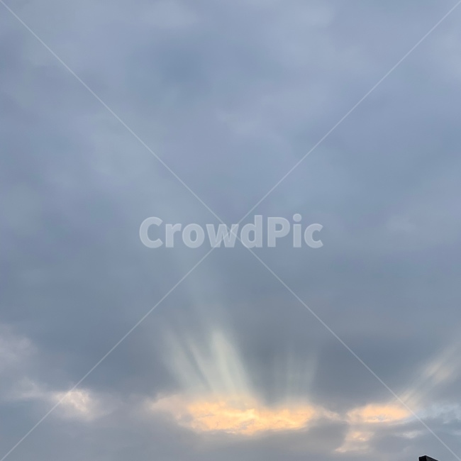 흐린날,하늘,빛,구름과빛,하늘배경,light,cloud,sky