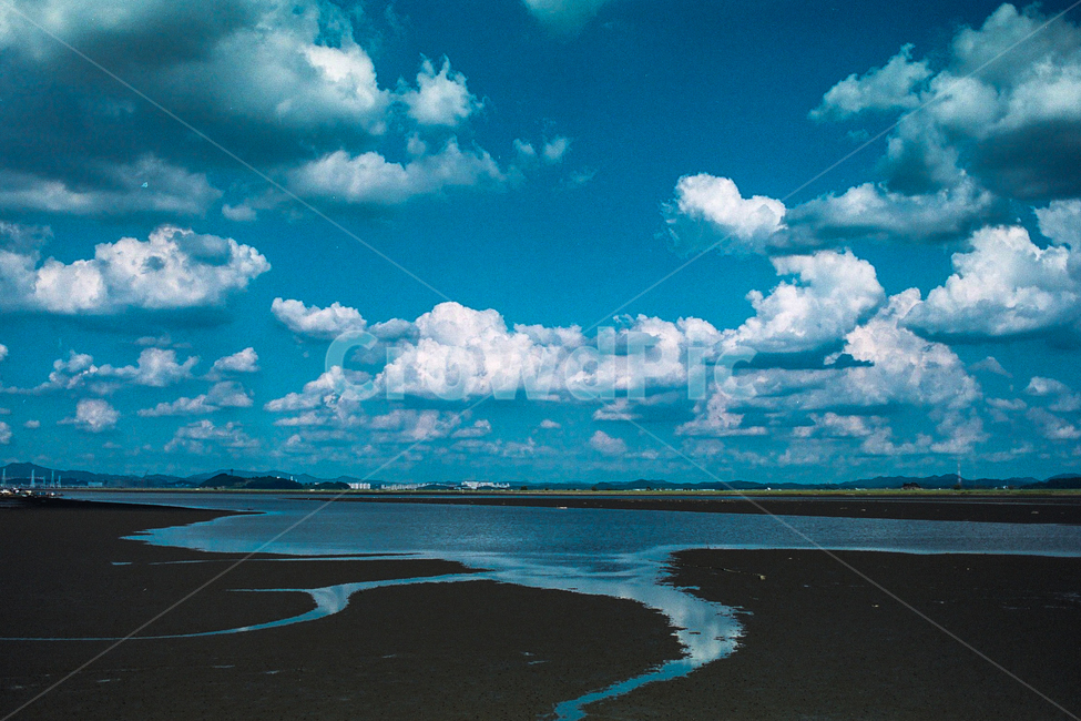 바다,갯벌,갯골,썰물,구름,하늘,바닷물,물길,풍경,자연,nature,outdoors,옥외,azure sky,푸른 하늘,sky,weather,날씨