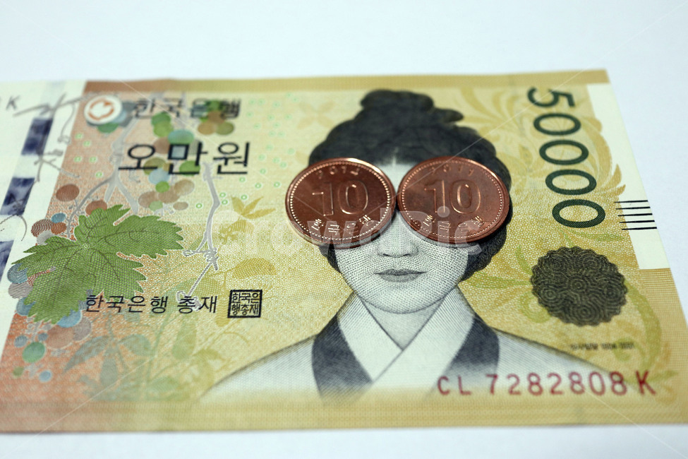현금,돈,지폐,오만원,5만원,동전,은행,money,화폐,만원,십원,금융,돈,finance,banking,money,연출,컨셉,콘셉,direction,concept