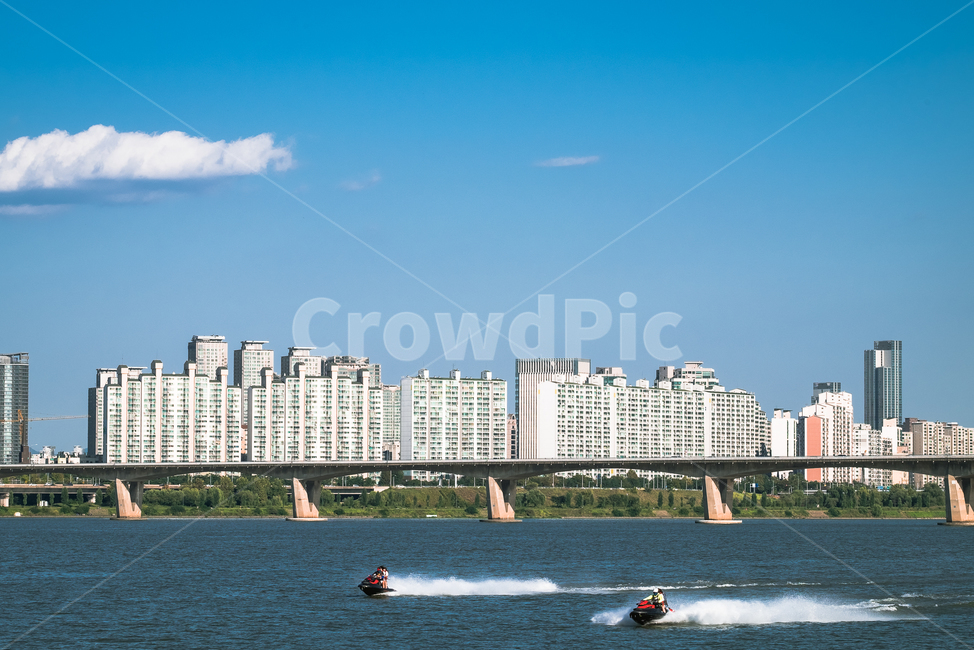 officebuilding,사무실건물,building,city,town,도시,urban,어반,파란,하늘,blue,sky,물,한강,강,river,waterfront,수상,스포츠,sports,아파트,apartments