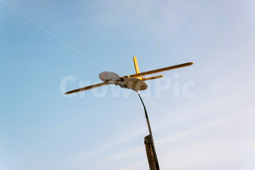 하늘,구름,비행기,모형,비행기모형,sky,cloud,airplane,model,replica,사물,물건,오브젝트,thing,object,matter