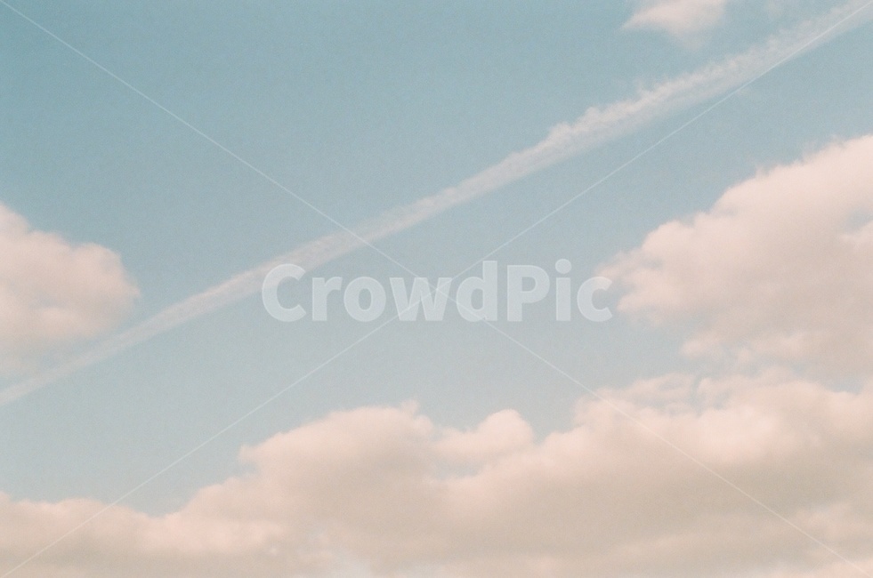 하늘,구름,파란,파란하늘,뭉게구름,비행기,비행기길,파란색,하늘색,빈티지,푸른하늘,자연,날씨,자연,풍경,nature,landscape