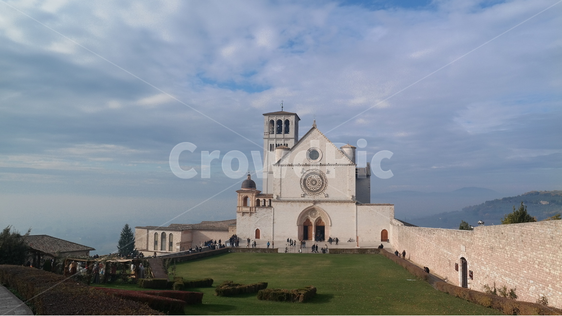 성프란체스코성당,아시시,assisi,이탈리아,italy,마을,풍경,나무,하늘,해외,유럽,town,landscape,trees,sky,oversea,europe,chiesadisanfrancesco,성당,랜드마크,해외랜드마크,church,landmark,touristattraction,랜드마크,landmark,tourist attraction,해외,외국,세계,foreign,oversea,world,세계랜드마크,해외랜드마크,외국랜드마크,world landmark,world tourist attraction,사람들,대중,군중,other people,crowd,건축물,건물외관,exterior,building,structure,architecture,construction,tower,탑,건물