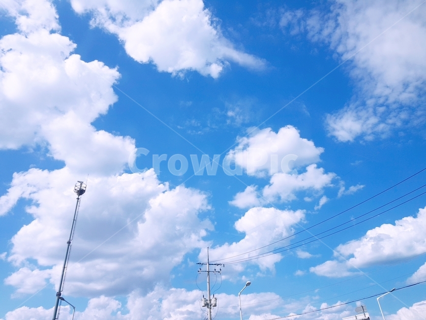 구름,cloud,전봇대,먹구름,하늘,sky,하늘색,파란색,맑은하늘
