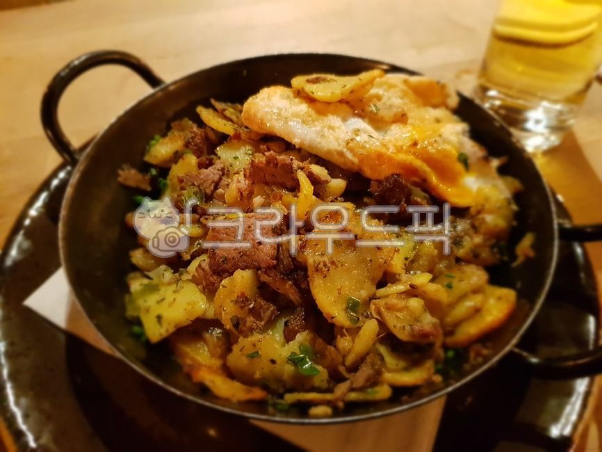 Tyrolgrstl,Tyrolean traditional food,Austrian traditional food,Groestl,cooking,food